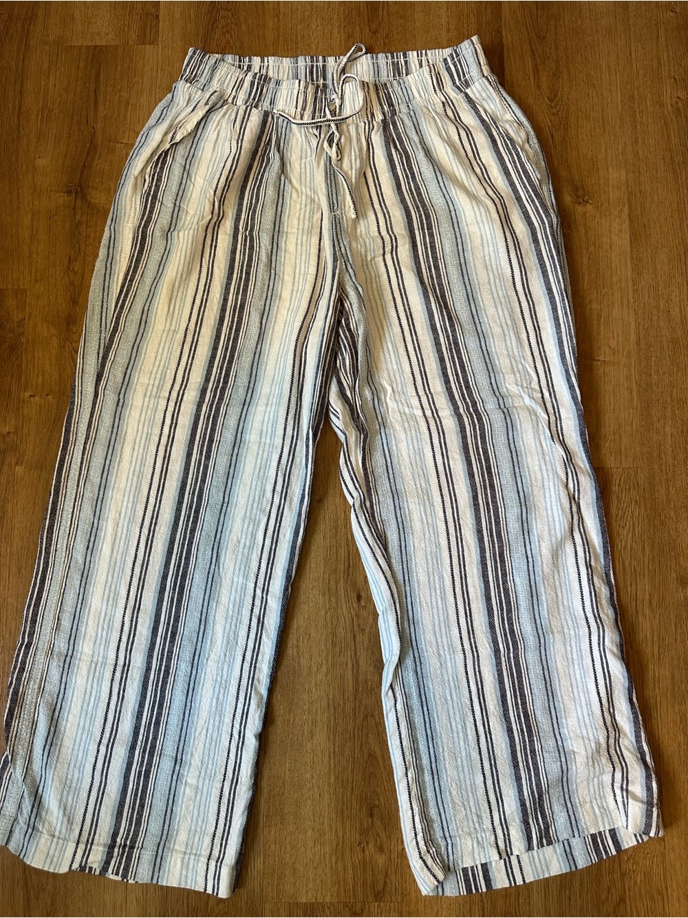 Briggs New York Cream and Navy Striped Linen-Blend Pants